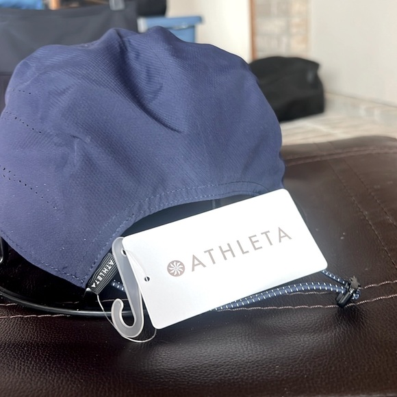 Athleta NWT Navy Blue Ultra Light Run Cap 3.0 Adjustable. - Picture 2 of 6